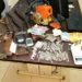 Após denúncia anônima, PM prende cinco pessoas e apreende armas e drogas