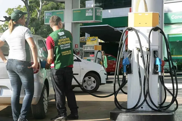 Com a 3ª semana de alta consecutiva, Acre segue com gasolina mais cara do país