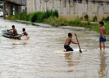 Rio Juruá continua acima dos 14m em Cruzeiro; 1.900 pessoas estão desalojadas