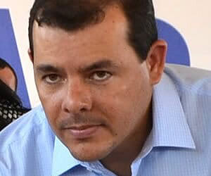 Ex-prefeito e atual do Quinari divergem sobre o salário de dezembro dos servidores