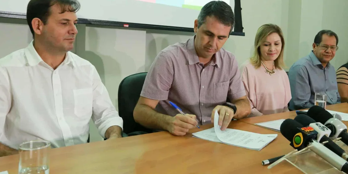 Prefeitura anuncia concurso com 300 vagas e convoca 1.043 aprovados para a Educação