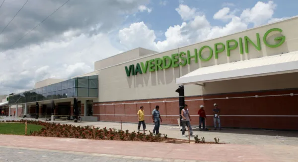 Via Verde Shopping abre em horário normal nos feriados dos dias 20 e 23