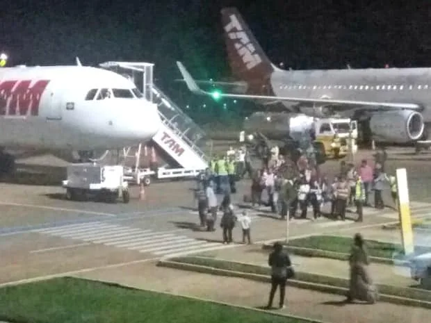 Pane elétrica em avião da Latam provoca cancelamento de voo e irrita passageiros