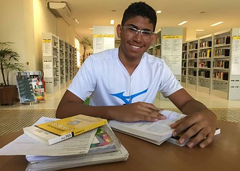 “Bons mestres são a receita do sucesso”, diz acreano de 17 anos aprovado em 3 universidades
