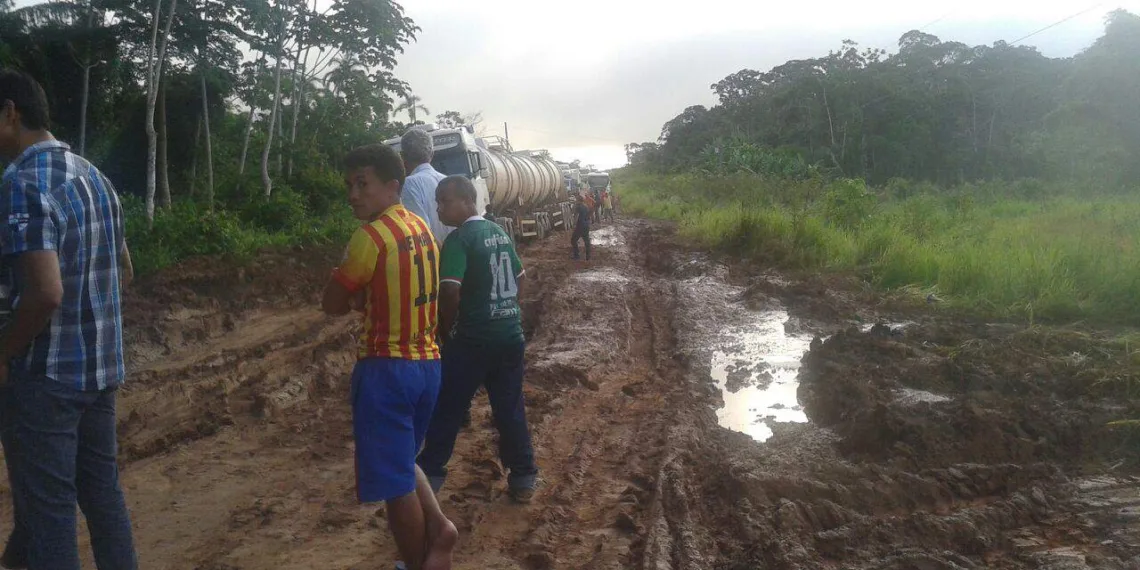 Condição ruim da BR-364 reduz fluxo de passageiros com destino a Cruzeiro do Sul e regiões próximas