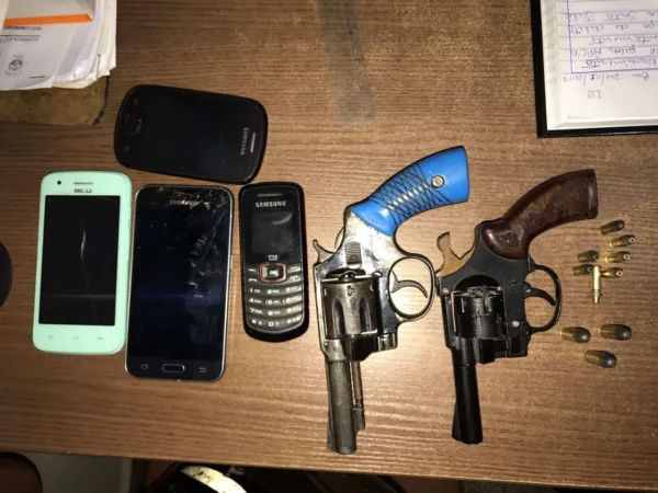 Em uma noite, três armas de fogo são apreendidas pela Polícia Militar na região do 2º Distrito da capital