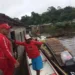 Rio Juruá transborda outra vez e 13 famílias são retiradas de suas casas