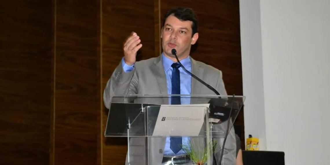“Vamos abrir a ‘Caixa Preta’ do Transporte Público de Rio Branco”, afirma vereador Roberto Duarte Jr