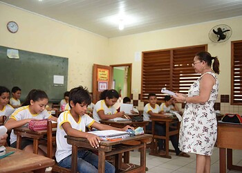 Piso dos professores tem reajuste de 7,64% a partir deste mês, anuncia MEC