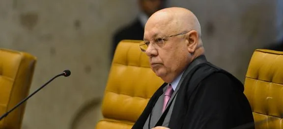 Brasília - Ministro Teori Zavascki durante sessão do STF para julgar denúncia apresentada pela PGR contra o presidente da Câmara dos Deputados, Eduardo Cunha, pelos crimes de corrupção e lavagem de dinheiro (José Cruz/Agência Brasil)