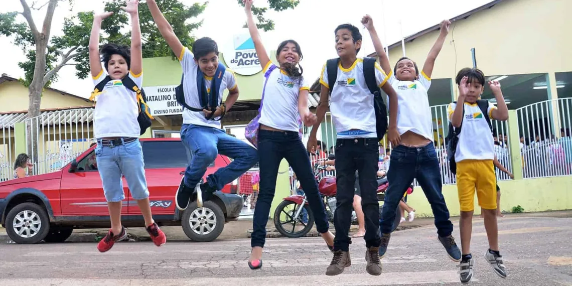 Em Rio Branco, cerca de 80% das escolas públicas voltam às aulas