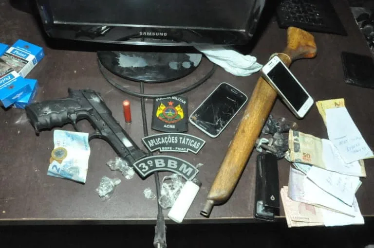 PM prende integrantes de facções criminosas na Baixada da Sobral