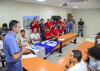 Prefeito encaminha projeto de lei que mantém tarifa de ônibus a R$ 1 para estudantes