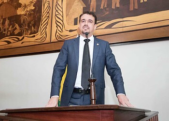 Deputados comentam o envio dos projetos que concedem reajuste salarial aos servidores públicos