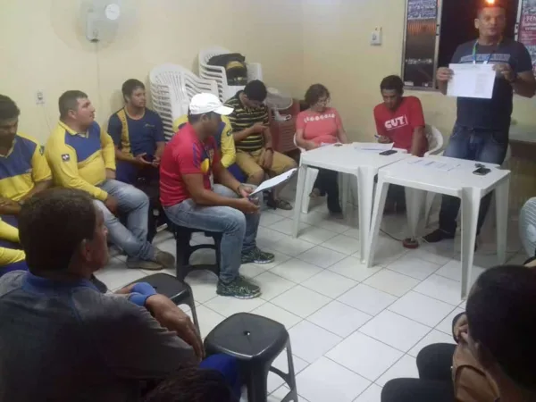 Trabalhadores dos Correios reafirmam estado de greve em defesa do plano de saúde