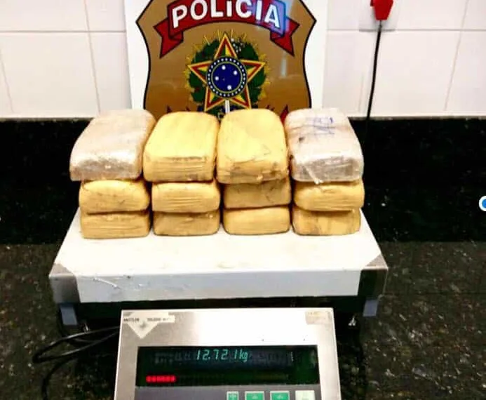 Operação da Polícia Federal resulta na apreensão de 12 quilos de cocaína na BR 364
