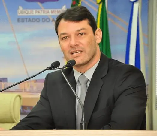 Vereador Roberto Duarte apresenta proposta para manter a tarifa de ônibus em R$ 3,00 1 Vereador Roberto Duarte apresenta proposta para manter a tarifa de ônibus em R$ 3,00