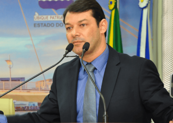 Vereador critica secretária de Estado por insinuar que Bolsonaro não feriu-se durante ato político em MG
