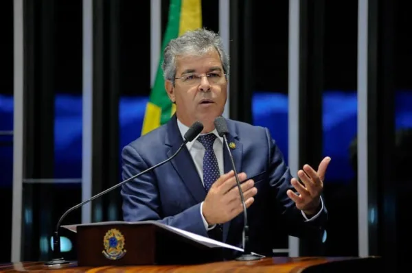 Jorge Viana denuncia silêncio dos jornais sobre disparada de Lula em pesquisa