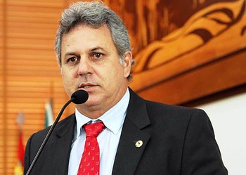 Lourival Marques destaca os desafios para 2017 e fala também sobre a reeleição