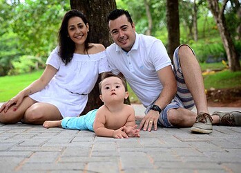 Mãe cria Instagram para compartilhar rotina do filho com Síndrome de Down