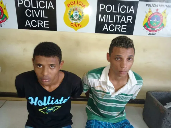 Dupla é presa pela Polícia Militar com arma de fogo