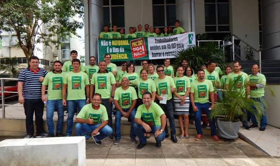 Trabalhadores contra a PEC 287 que trata da Reforma da Previdência realizam manifestação em Rio Branco