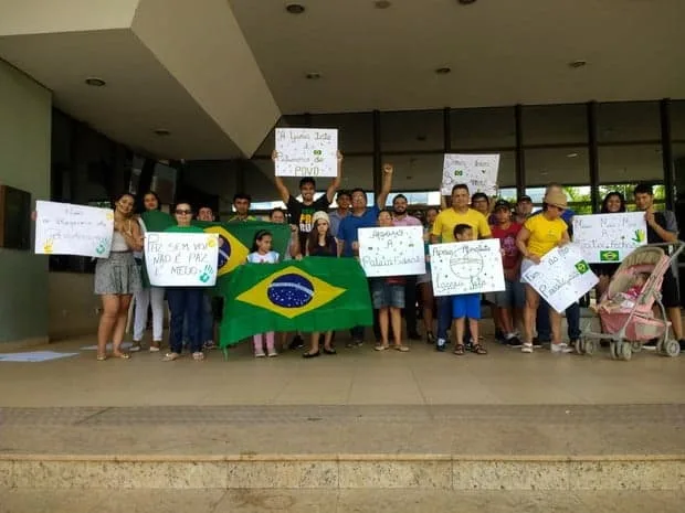 No Acre, manifestantes protestam contra foro privilegiado e reforma da previdência