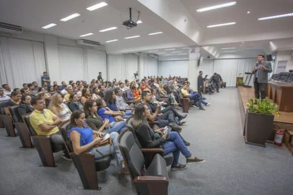 Em palestra no Acre, editor do Jornal Extra apresenta seus cases de sucesso