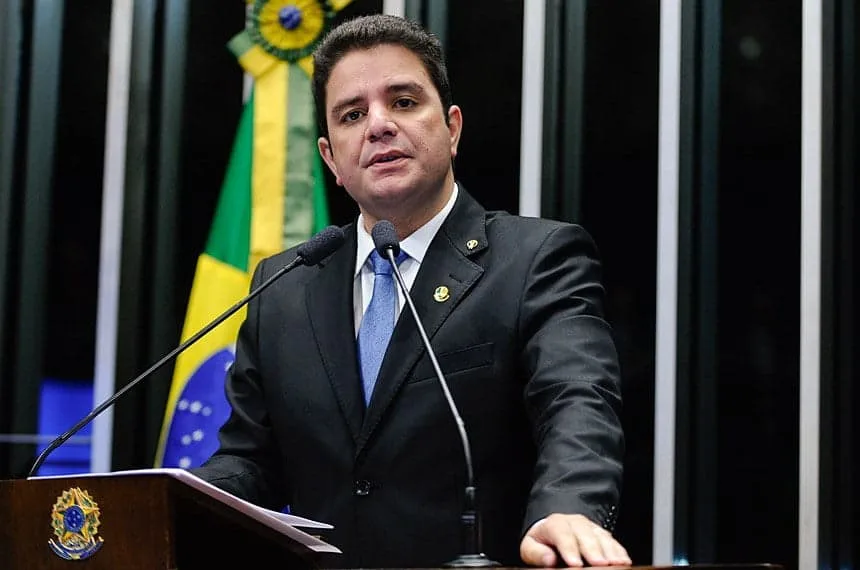 Gladson diz que parlamento deve estar atento ao desejo do cidadão sobre fim de foro privilegiado