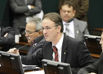 Leo de Brito assume vice-liderança do PT na Câmara e passa a inntegrar Comissão de Mudanças Climáticas