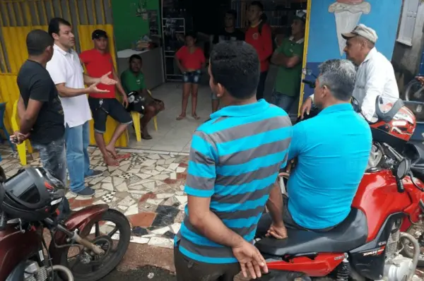 Vereador Roberto Duarte visita bairro Taquari para ouvir reivindicações