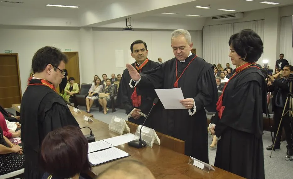 Celso Jerônimo toma posse no cargo de procurador de Justiça