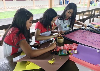Com o novo sistema implantado em seis escolas em Rio Branco, os alunos entram às 7h30 e saem às 17h