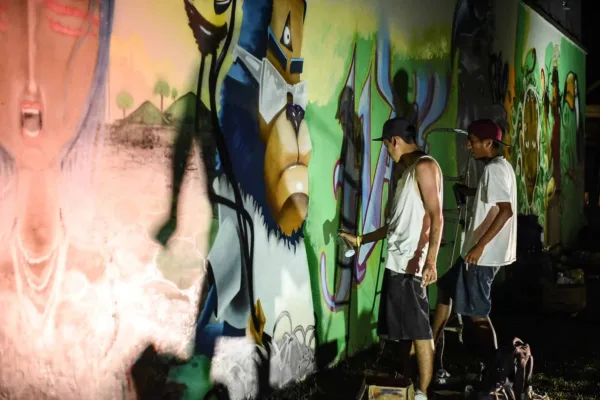 Encontro de grafiteiros termina com mais de 100 artes nos muros de Rio Branco