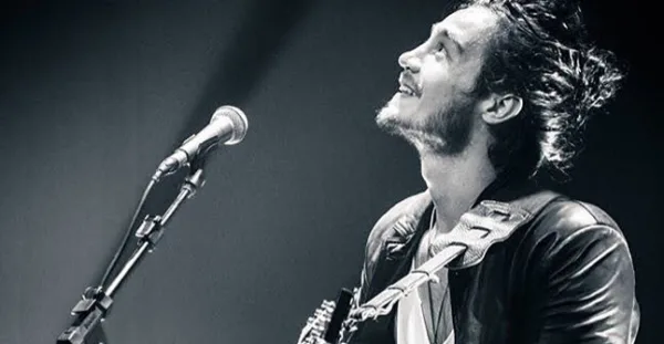 Tiago Iorc canta seus sucessos em Rio Branco neste domingo, 9, no Resort Hotel