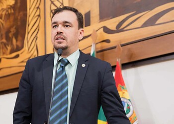 Líder do Governo destaca reunião entre Ageac e taxistas intermunicipais