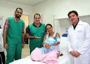 Governo entrega reforma de centros cirúrgicos e UTI da maternidade na capital