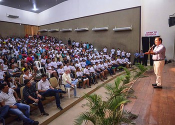 Tião Viana profere aula inicial da nova etapa do Quero Ler em Cruzeiro do Sul