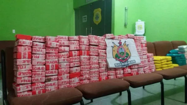 Polícia Militar apreende 180 kg de cocaína durante operação Águas Limpas