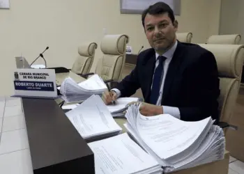 Vereador Roberto Duarte solicita desconto em seu salário referente à sua ausência em 3 sessões