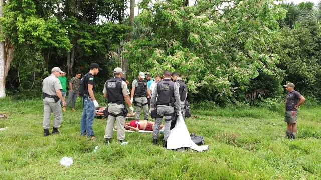 Casal é encontrado com garganta cortada em Feijó