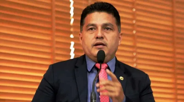 Comissão da Aleac e taxistas intermunicipais voltam a conversar sobre possíveis mudanças na lei