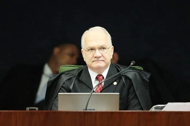 Gravação de Joesley com Temer é legal, diz Fachin; para presidente, é ilícita