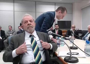 Em depoimento ao juiz Moro, ex-presidente Lula reafirma ser vítima de perseguição política