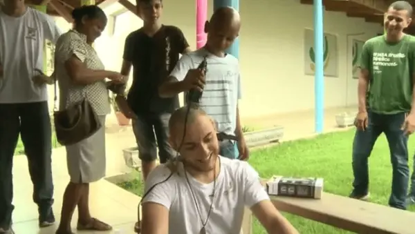 Calouros de medicina participam de trote solidário no Hospital de Câncer do Acre