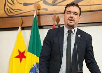 Líder do governo destaca investimentos nas áreas de Educação e Saúde