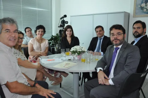 Jorge Viana visita o Centro de Atendimento às Vítimas de Violência Sexual e Doméstica do Ministério Público