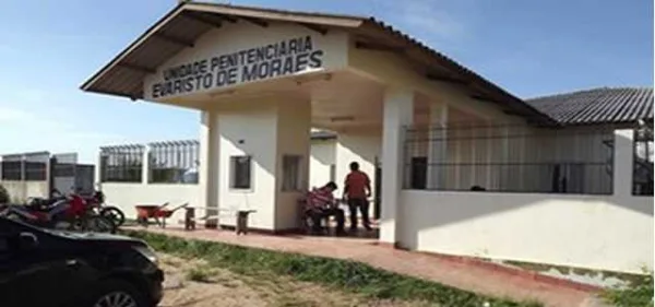 Agente Penitenciário é preso tentando entrar com ilícito em unidade prisional
