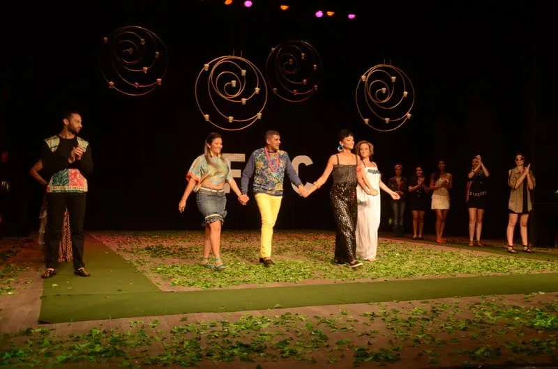 Peças produzidas no curso foram apresentadas em desfile na noite de terça-feira no Teatrão (Foto Luciano Pontes Secom)